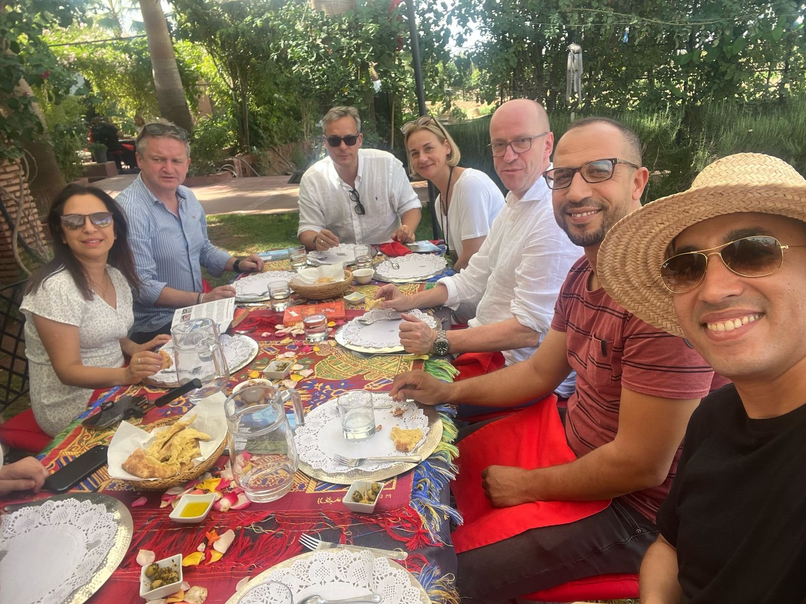 Midday - Shopping & Lunch